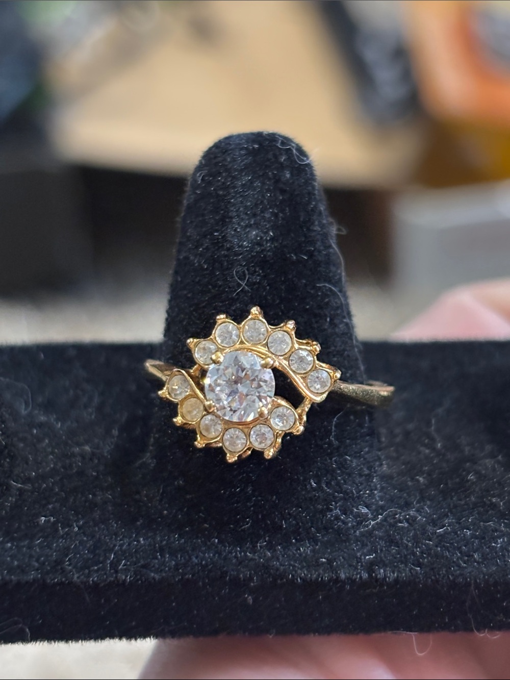 Beautiful vintage cubic zirconia cocktail ring, marked Thailand